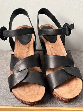 Söfft Black Leather Wedge Sandals | Size 8.5 | New